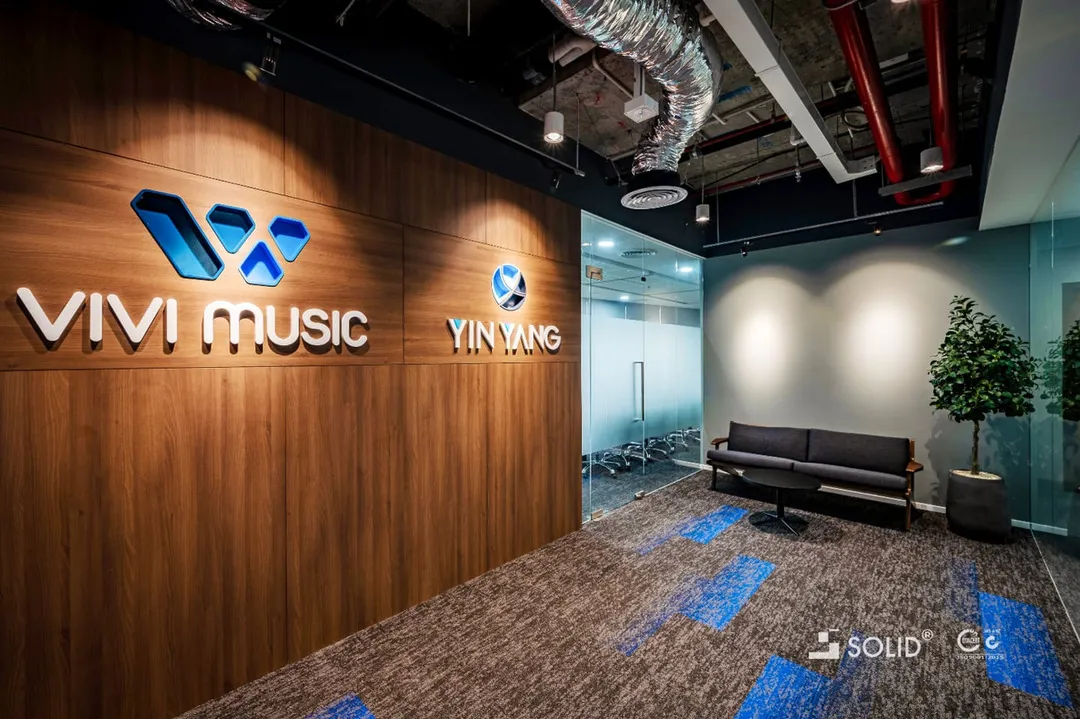 Vivi YinYang_SOLID 2_web